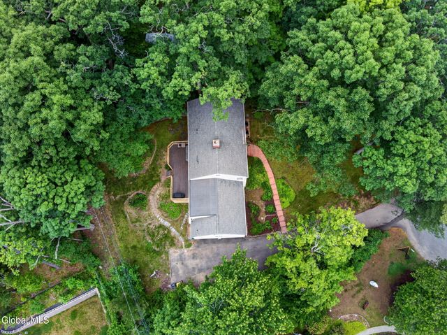 1376 Ruffner Court, Niskayuna, NY 12309