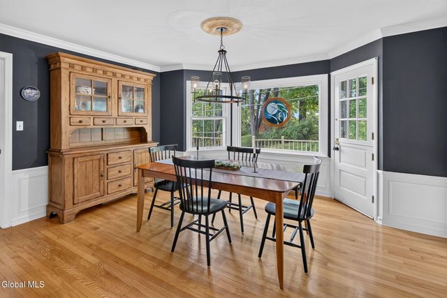 1376 Ruffner Court, Niskayuna, NY 12309