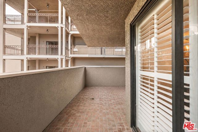 14844 Dickens Street 108, Sherman Oaks, CA 91403