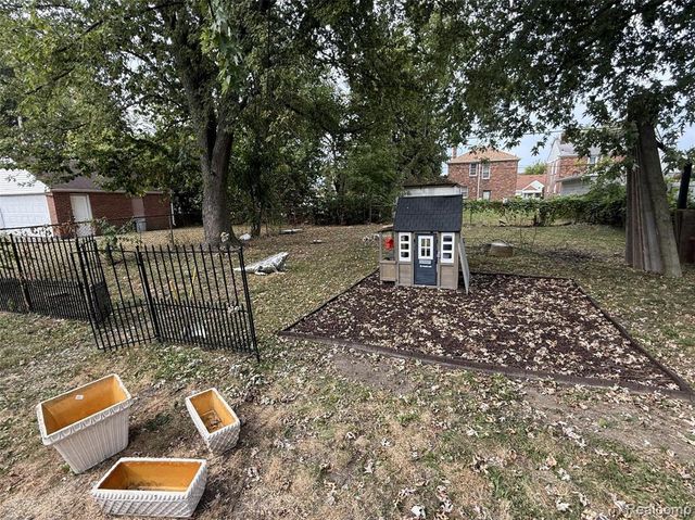 14565 Whitcomb Street, Detroit, MI 48227