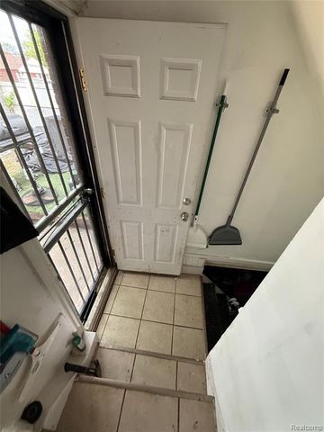 14565 Whitcomb Street, Detroit, MI 48227