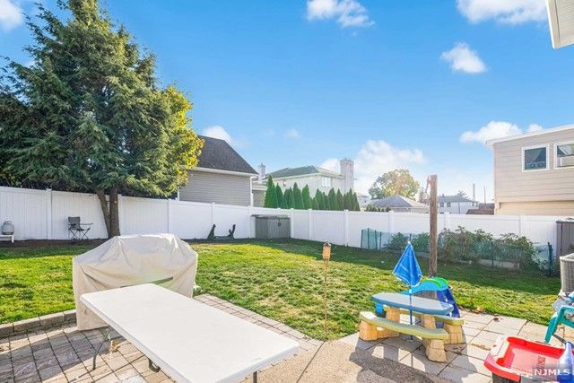 100 Lee Street, Elmwood Park, NJ 07407