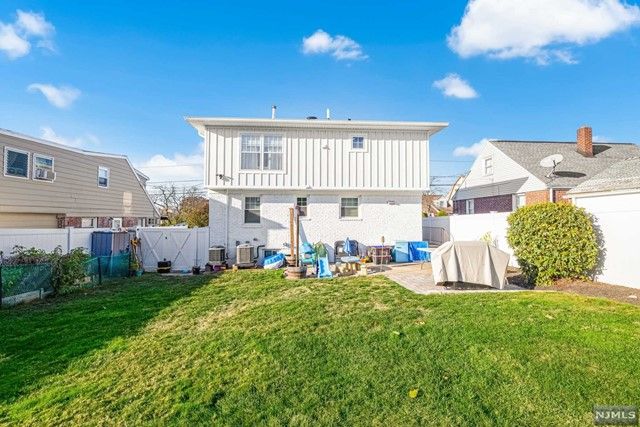 100 Lee Street, Elmwood Park, NJ 07407
