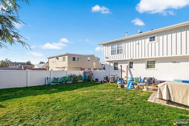 100 Lee Street, Elmwood Park, NJ 07407