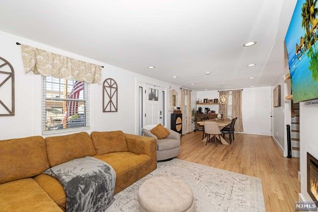 100 Lee Street, Elmwood Park, NJ 07407
