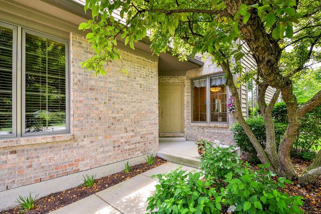 26W199 Klein Creek Drive, Winfield, IL 60190