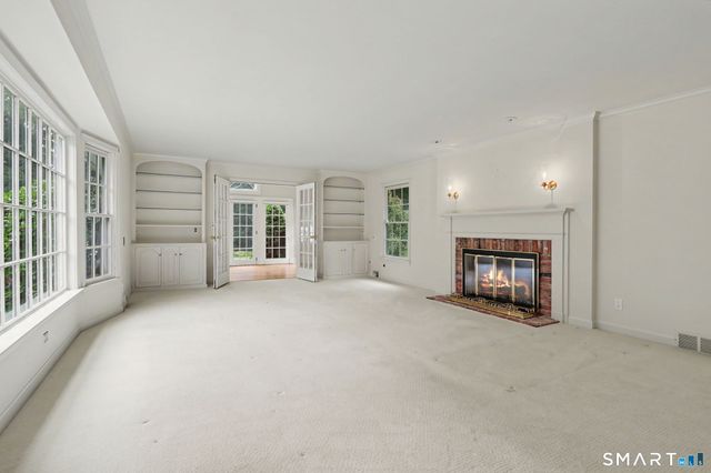 34 Sherwood Lane, New Canaan, CT 06840
