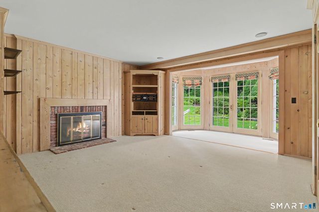 34 Sherwood Lane, New Canaan, CT 06840