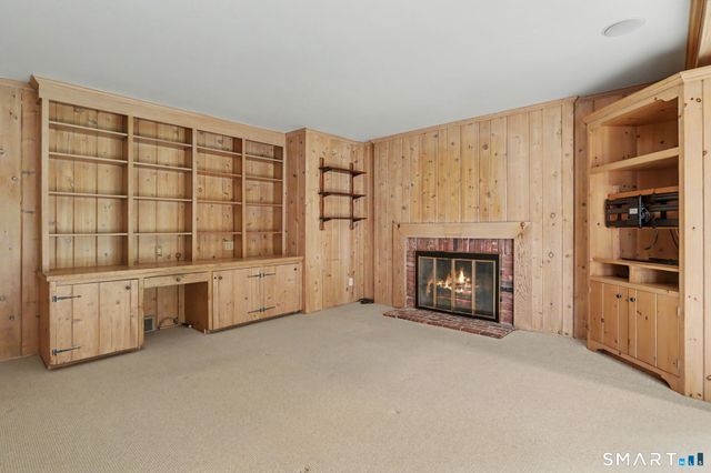 34 Sherwood Lane, New Canaan, CT 06840