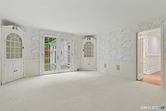 34 Sherwood Lane, New Canaan, CT 06840