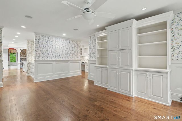 34 Sherwood Lane, New Canaan, CT 06840