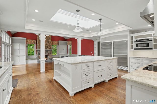 34 Sherwood Lane, New Canaan, CT 06840