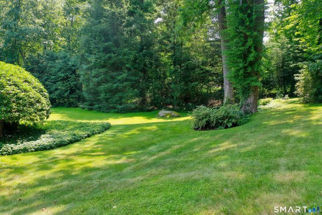 34 Sherwood Lane, New Canaan, CT 06840