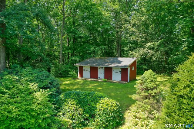 34 Sherwood Lane, New Canaan, CT 06840