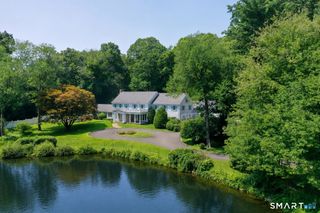 34 Sherwood Lane, New Canaan, CT 06840