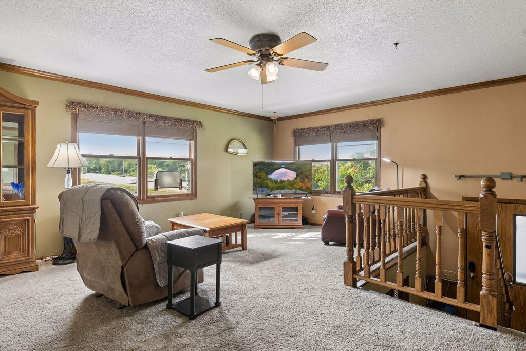 750 Viking Drive E, Maplewood, MN 55117 — photo 3