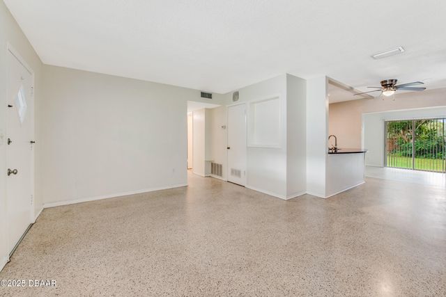 5563 Magnolia Avenue W, Port Orange, FL 32127
