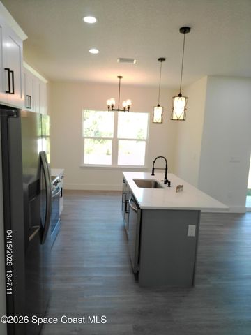 791 Reading Street SE, Palm Bay, FL 32909
