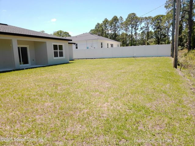 791 Reading Street SE, Palm Bay, FL 32909