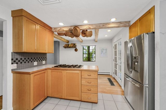 764 Hammond St, Brookline, MA 02467