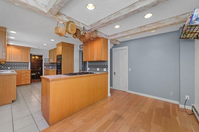 764 Hammond St, Brookline, MA 02467