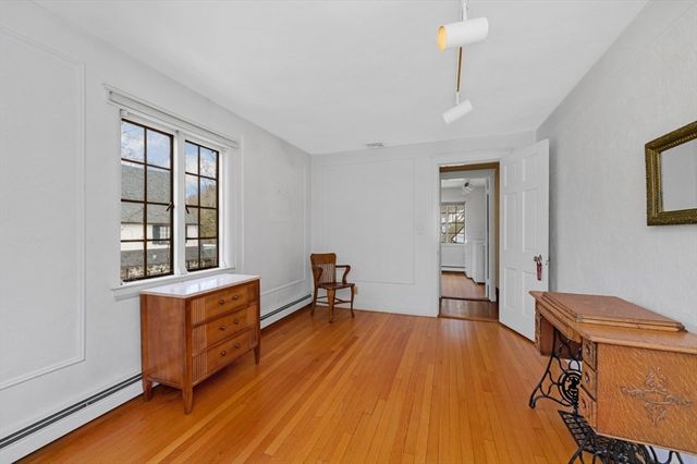 764 Hammond St, Brookline, MA 02467