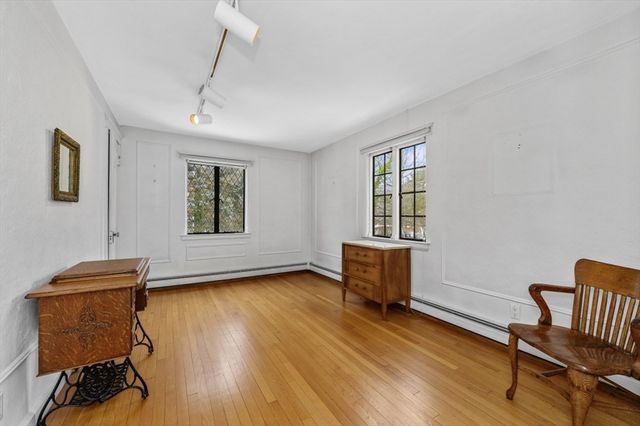 764 Hammond St, Brookline, MA 02467