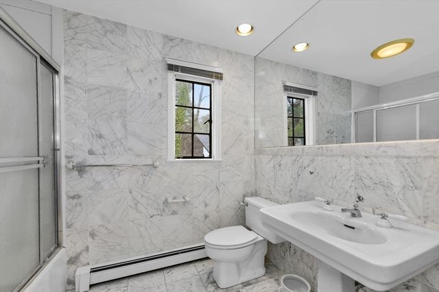 764 Hammond St, Brookline, MA 02467