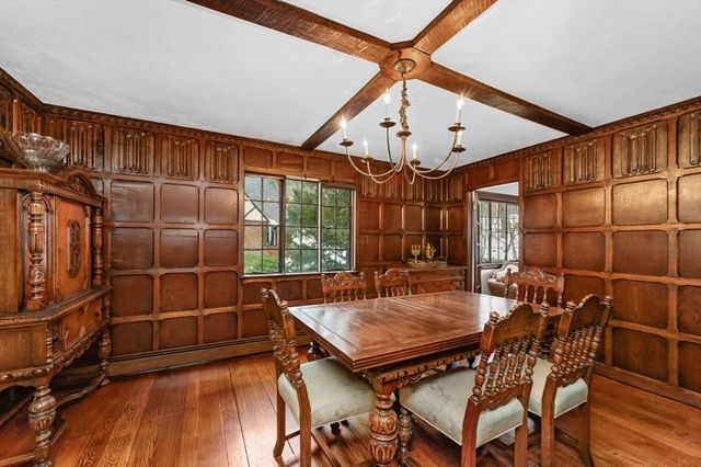 764 Hammond St, Brookline, MA 02467