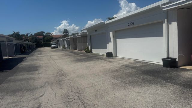 2704 Cardinal Drive, Vero Beach, FL 32963