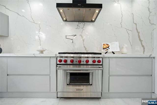 44 Floral Terrace, Tenafly, NJ 07670