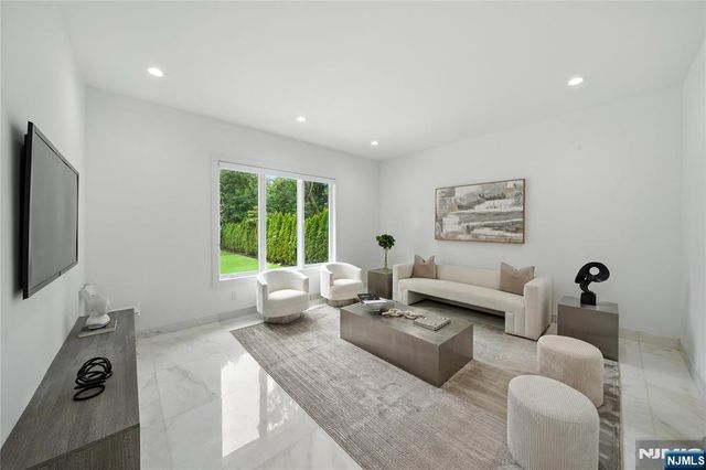 44 Floral Terrace, Tenafly, NJ 07670