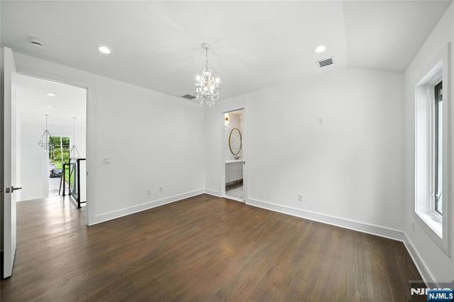 44 Floral Terrace, Tenafly, NJ 07670