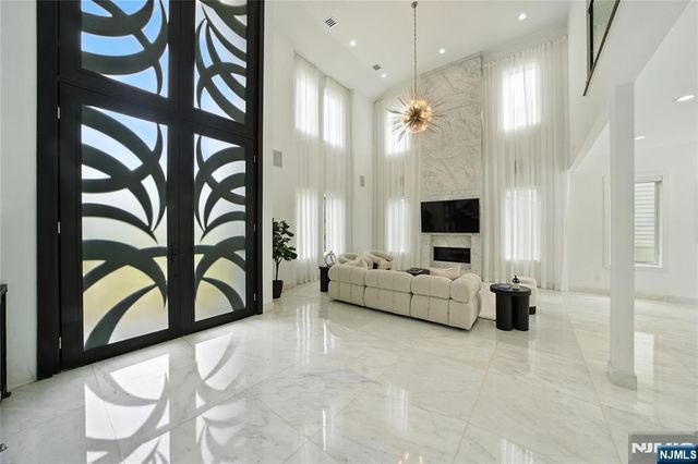 44 Floral Terrace, Tenafly, NJ 07670