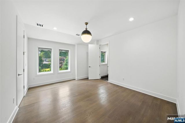 44 Floral Terrace, Tenafly, NJ 07670