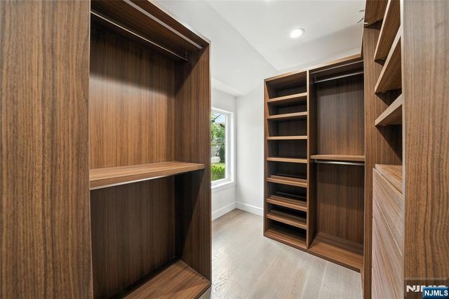 44 Floral Terrace, Tenafly, NJ 07670