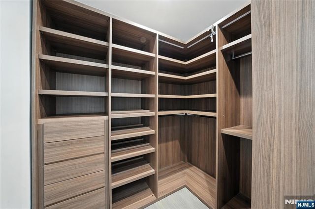 44 Floral Terrace, Tenafly, NJ 07670