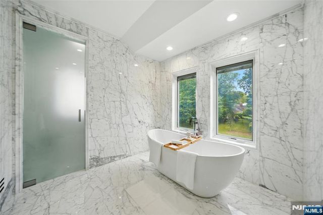 44 Floral Terrace, Tenafly, NJ 07670