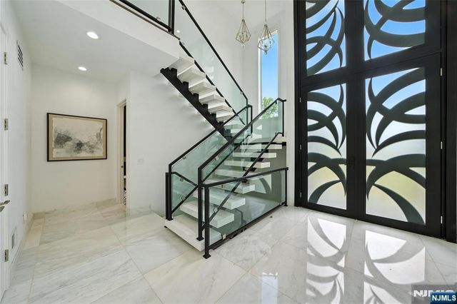 44 Floral Terrace, Tenafly, NJ 07670