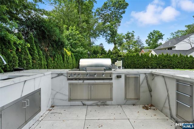 44 Floral Terrace, Tenafly, NJ 07670