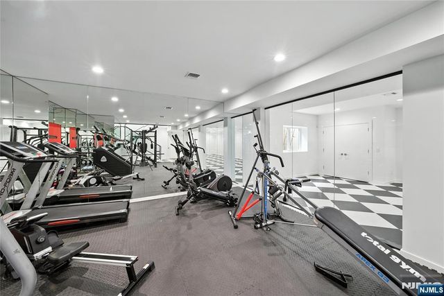 44 Floral Terrace, Tenafly, NJ 07670