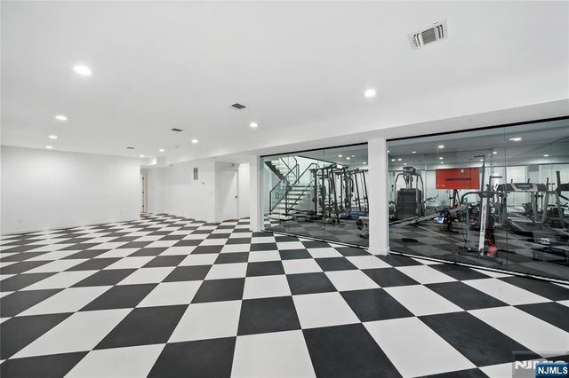 44 Floral Terrace, Tenafly, NJ 07670