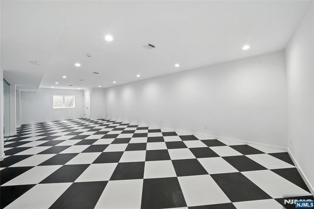 44 Floral Terrace, Tenafly, NJ 07670