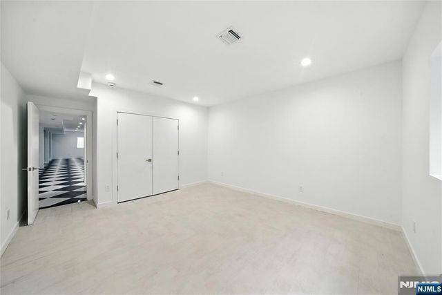 44 Floral Terrace, Tenafly, NJ 07670