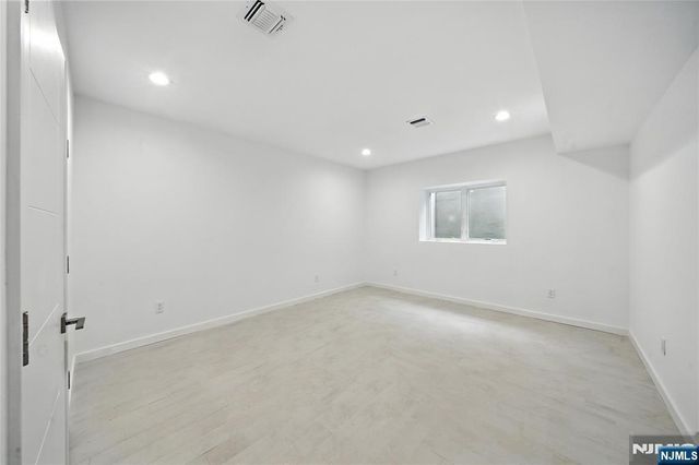 44 Floral Terrace, Tenafly, NJ 07670