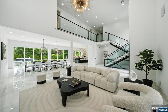 44 Floral Terrace, Tenafly, NJ 07670