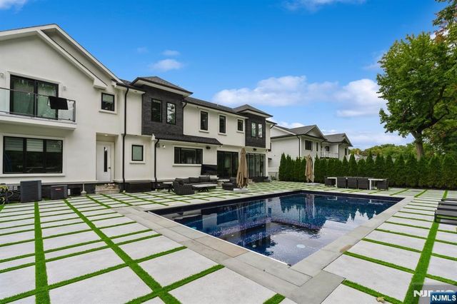 44 Floral Terrace, Tenafly, NJ 07670