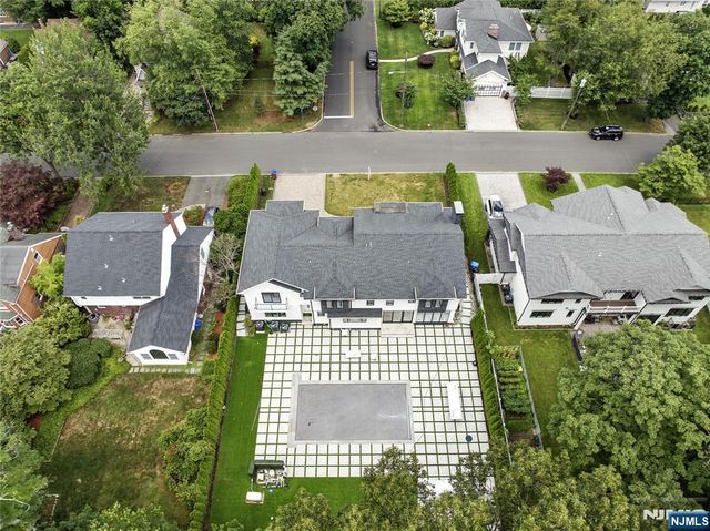 44 Floral Terrace, Tenafly, NJ 07670