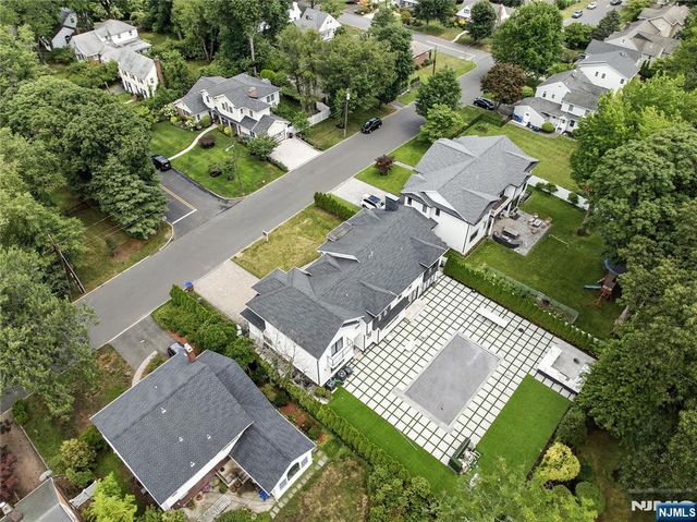 44 Floral Terrace, Tenafly, NJ 07670