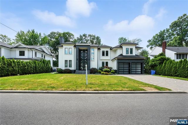 44 Floral Terrace, Tenafly, NJ 07670